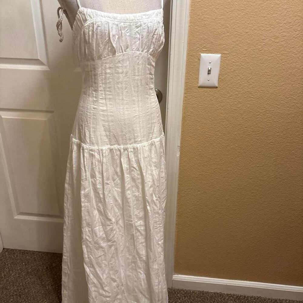 Pacsun your favorite white maxi dress. Size Large